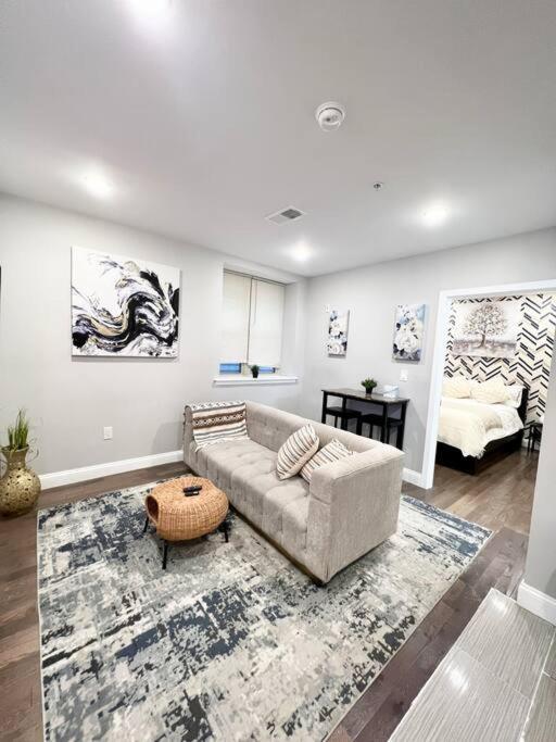 305 Cozy and lovely 1BDR apartment in Center City view 5