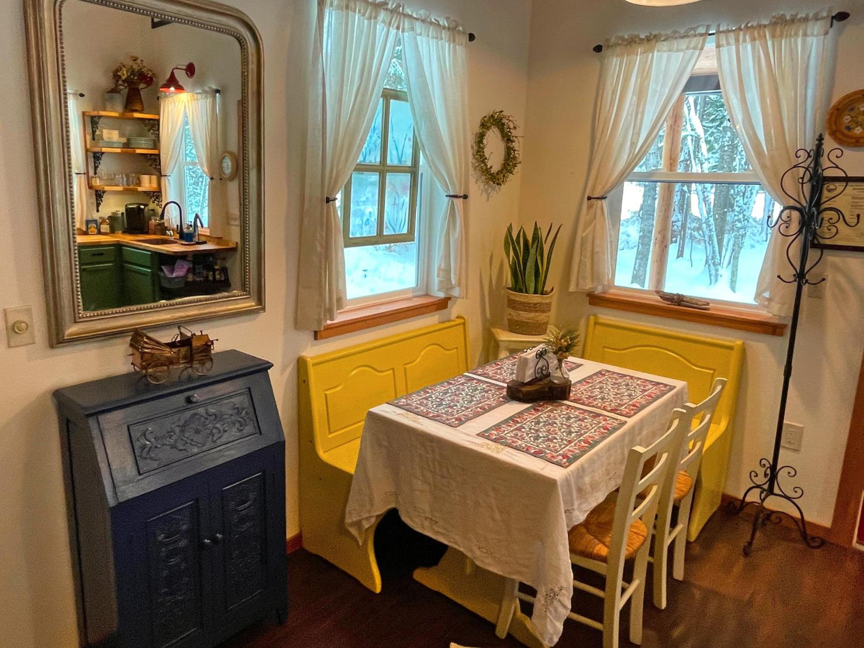 Kataluma Inn, Sandpoint, Idaho - Entire Cozy Cabin, Pet Friendly view 5