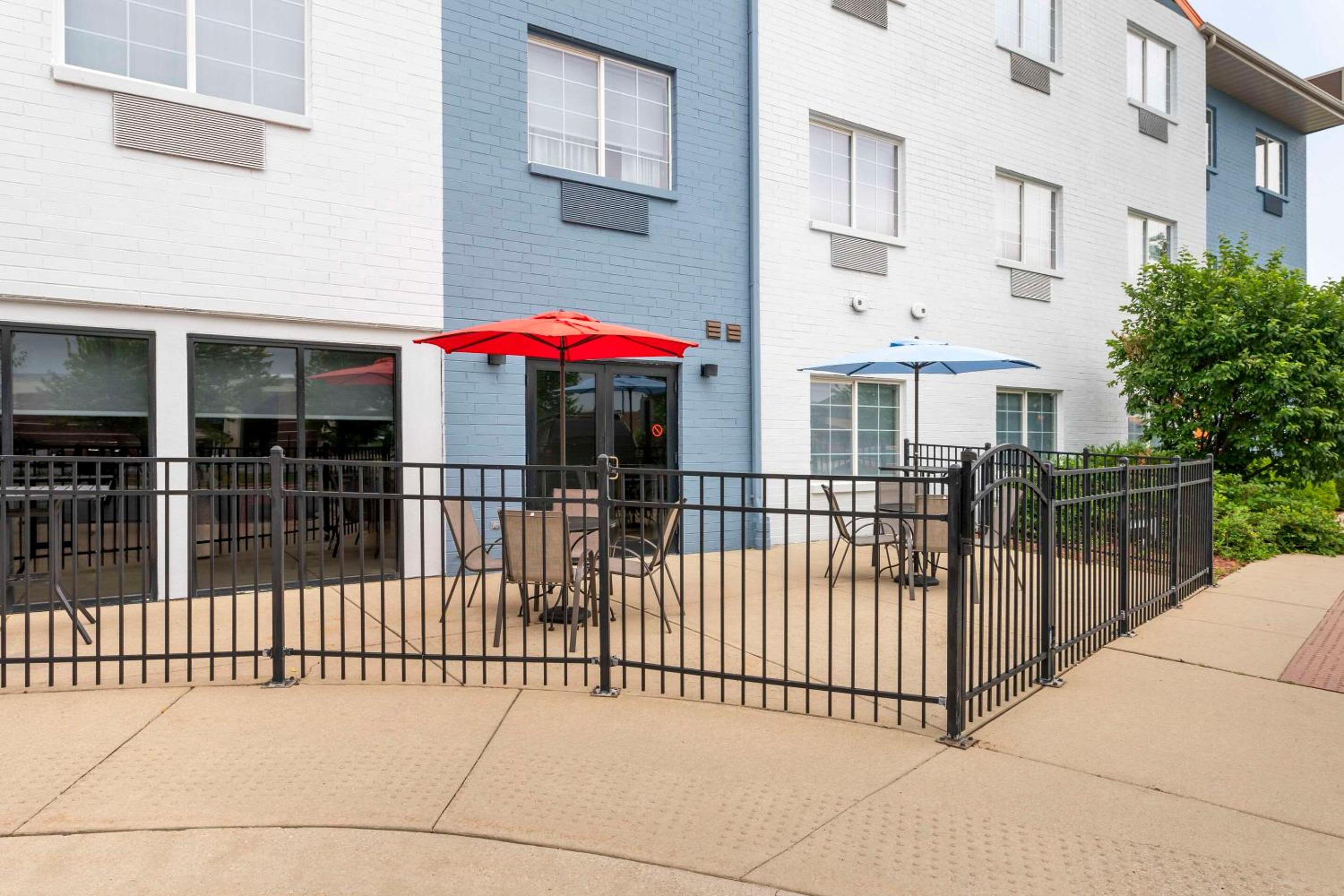 Comfort Suites Elgin Northwest