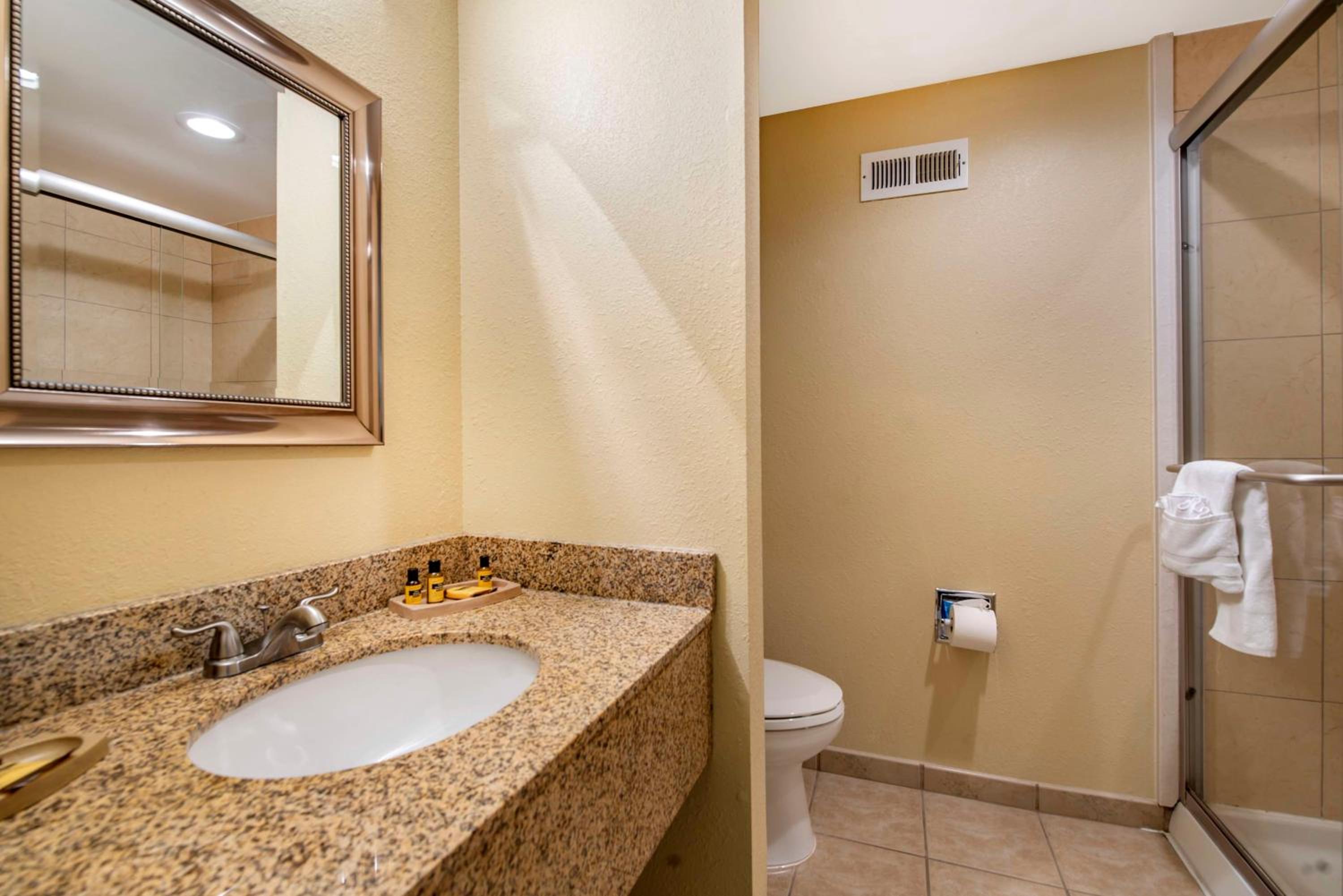 Bridgeport Vacations - Best Western Plus Bridgeport Inn - Property Image 39