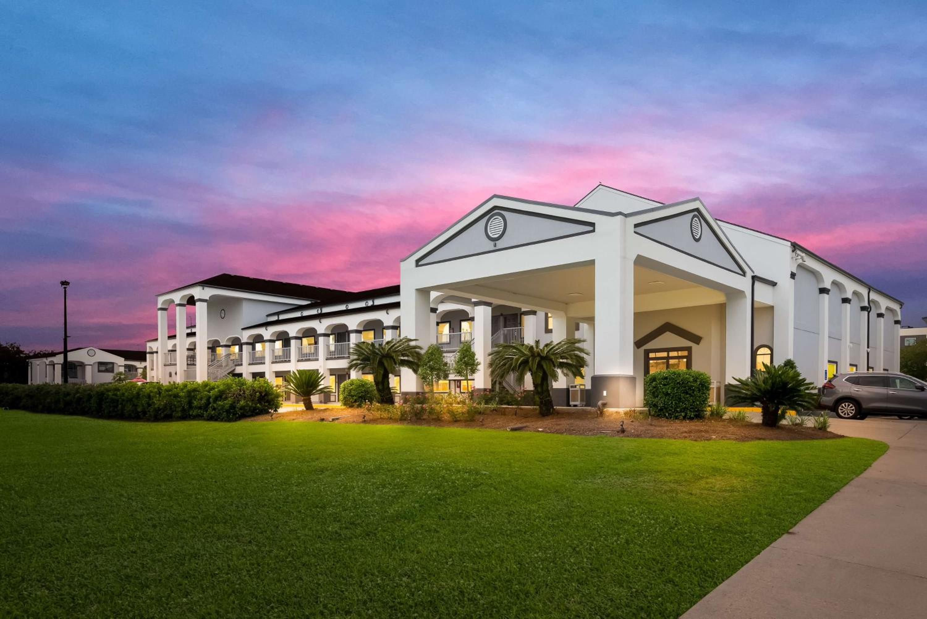 New Orleans Vacations - Best Western La Place Inn - Property Image 1