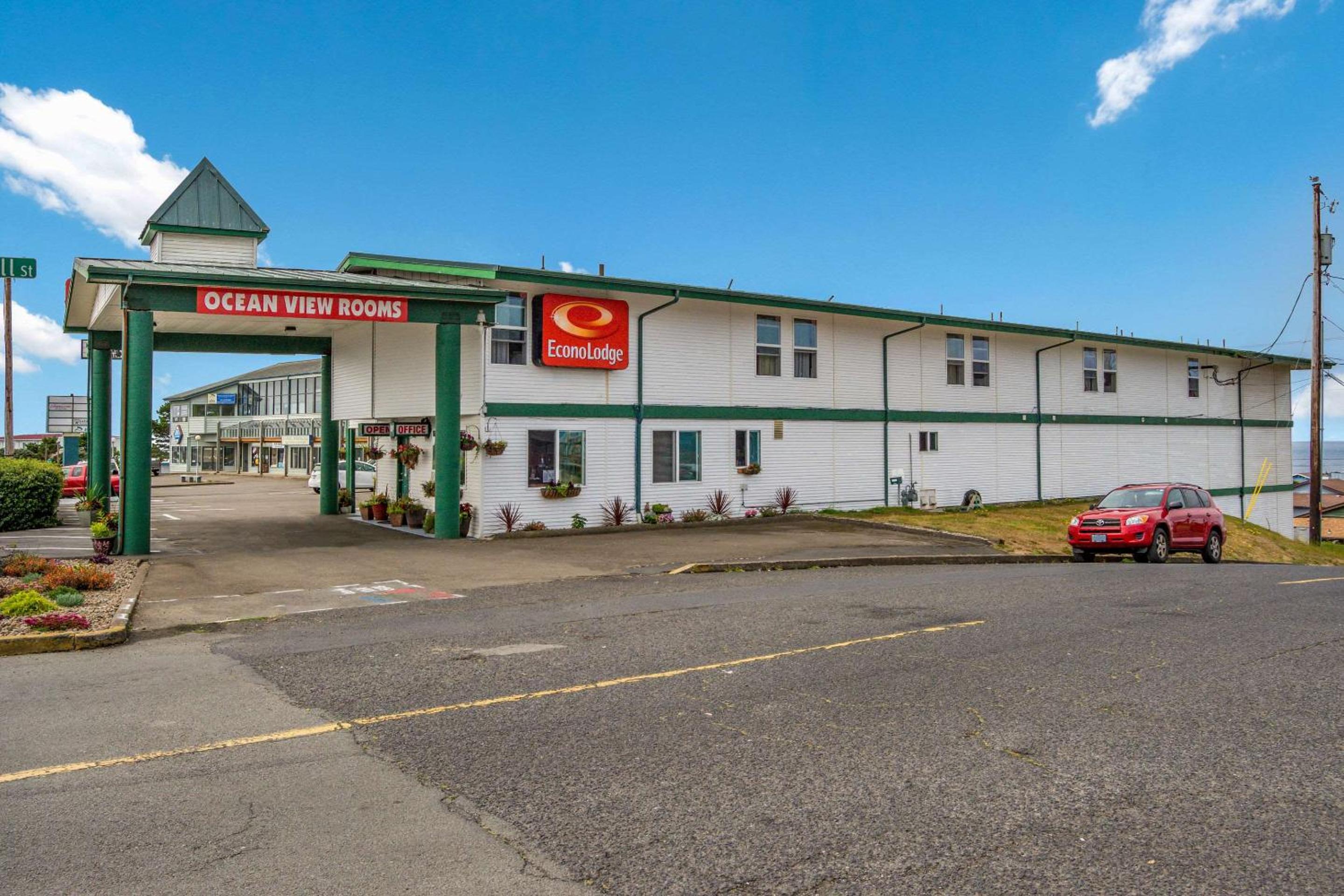 Econo Lodge Newport view 5