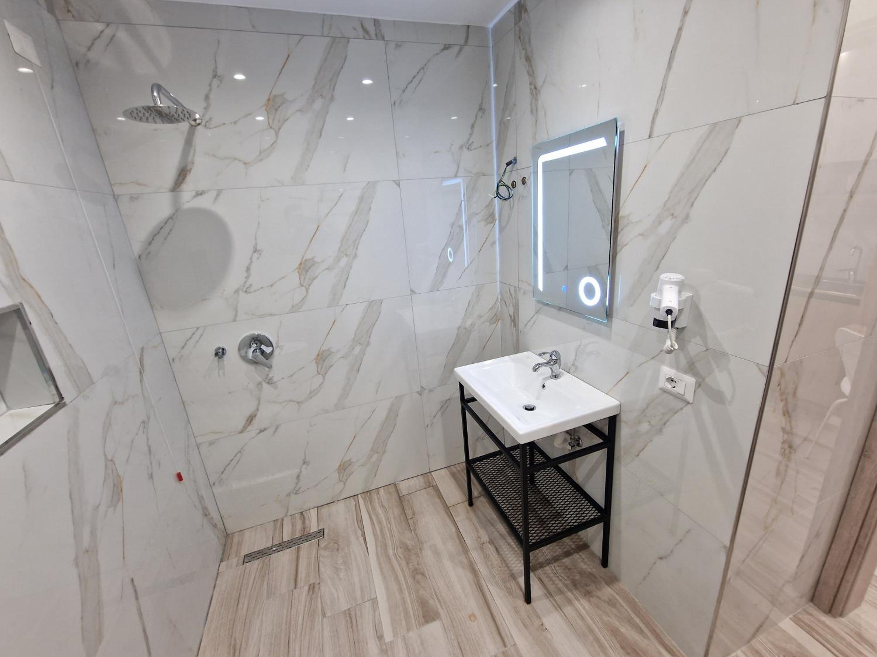 Joanna Suites