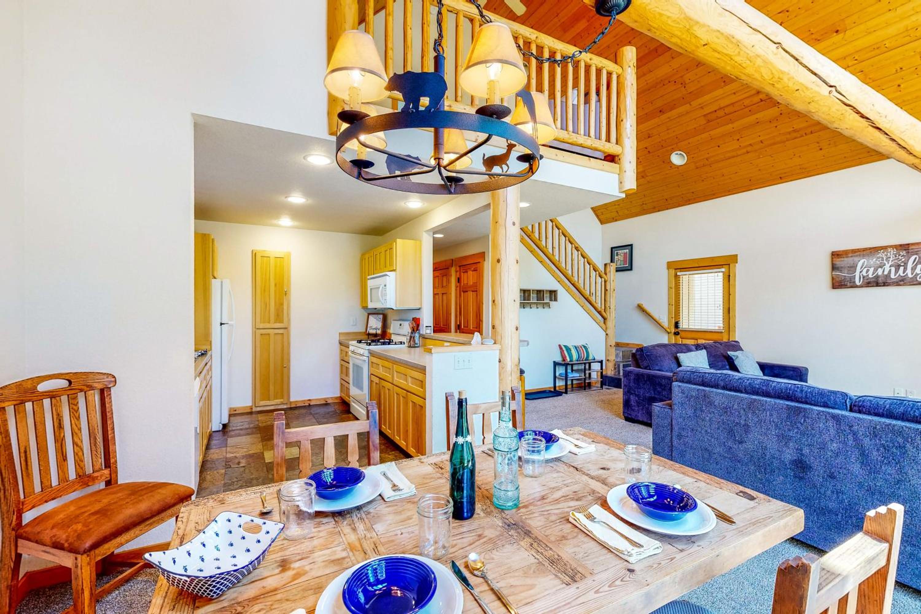 Gateway to Crater Lake! Resort Retreat with Pool