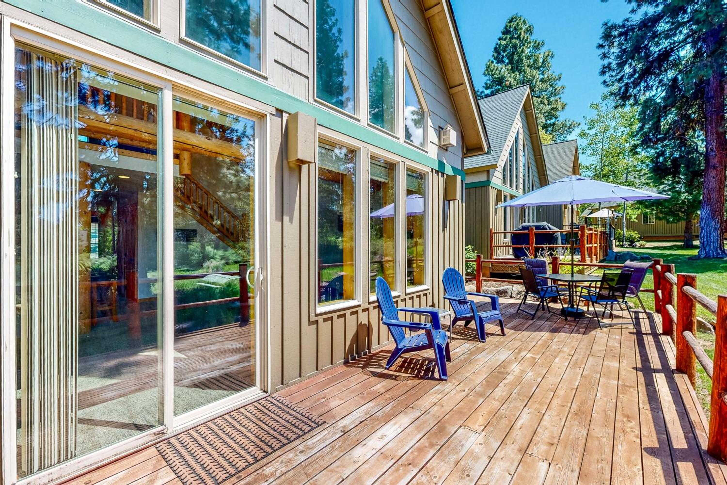 Gateway to Crater Lake! Resort Retreat with Pool