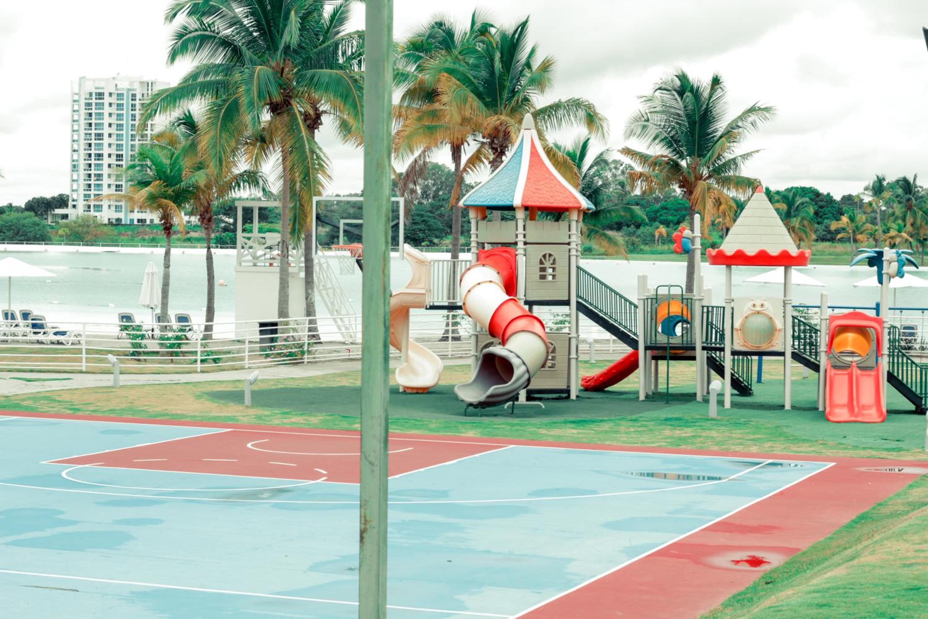 Lagoon View Apartment