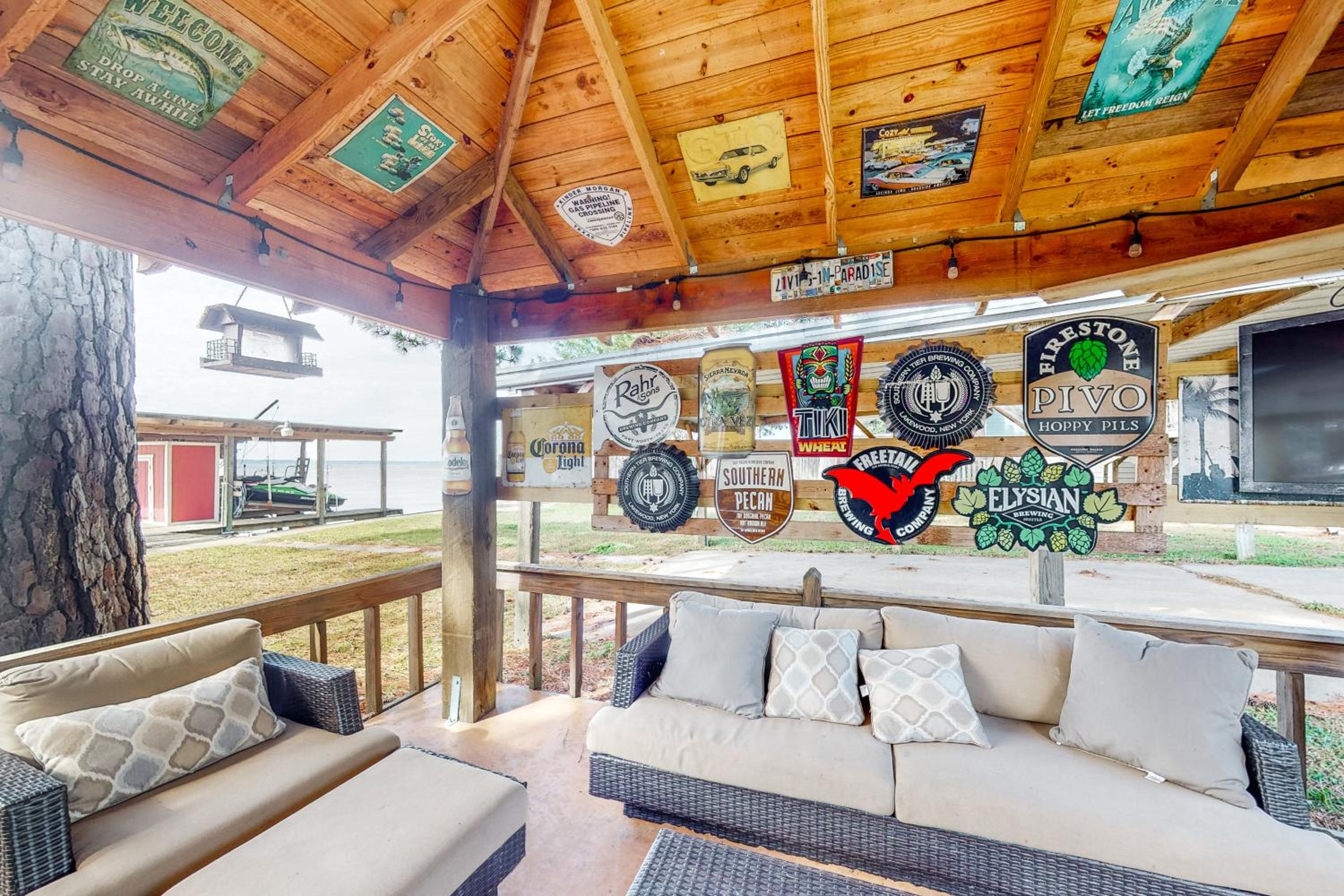 Harbor Haven with Dock Lake Livingston Home