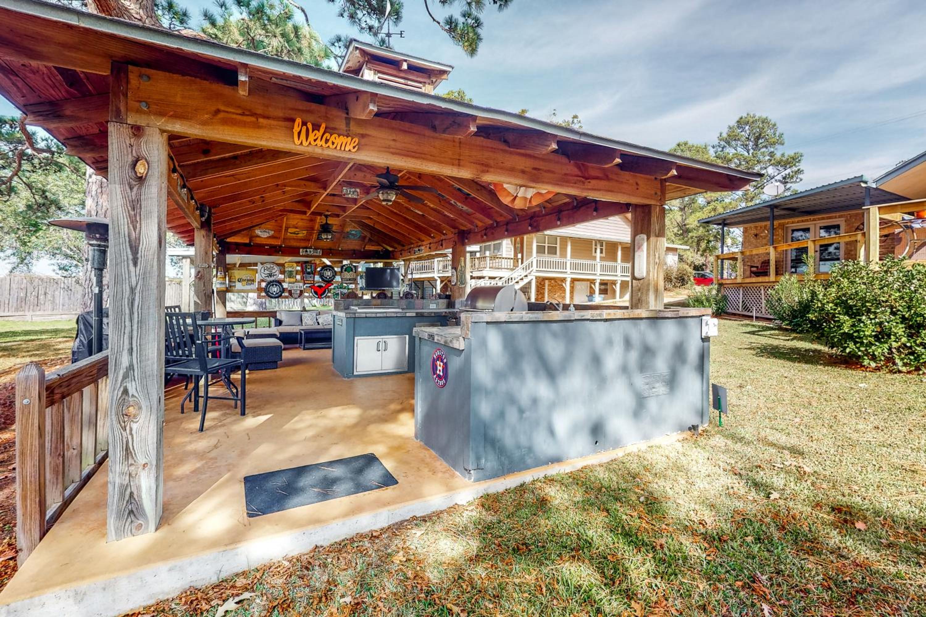 Harbor Haven with Dock Lake Livingston Home