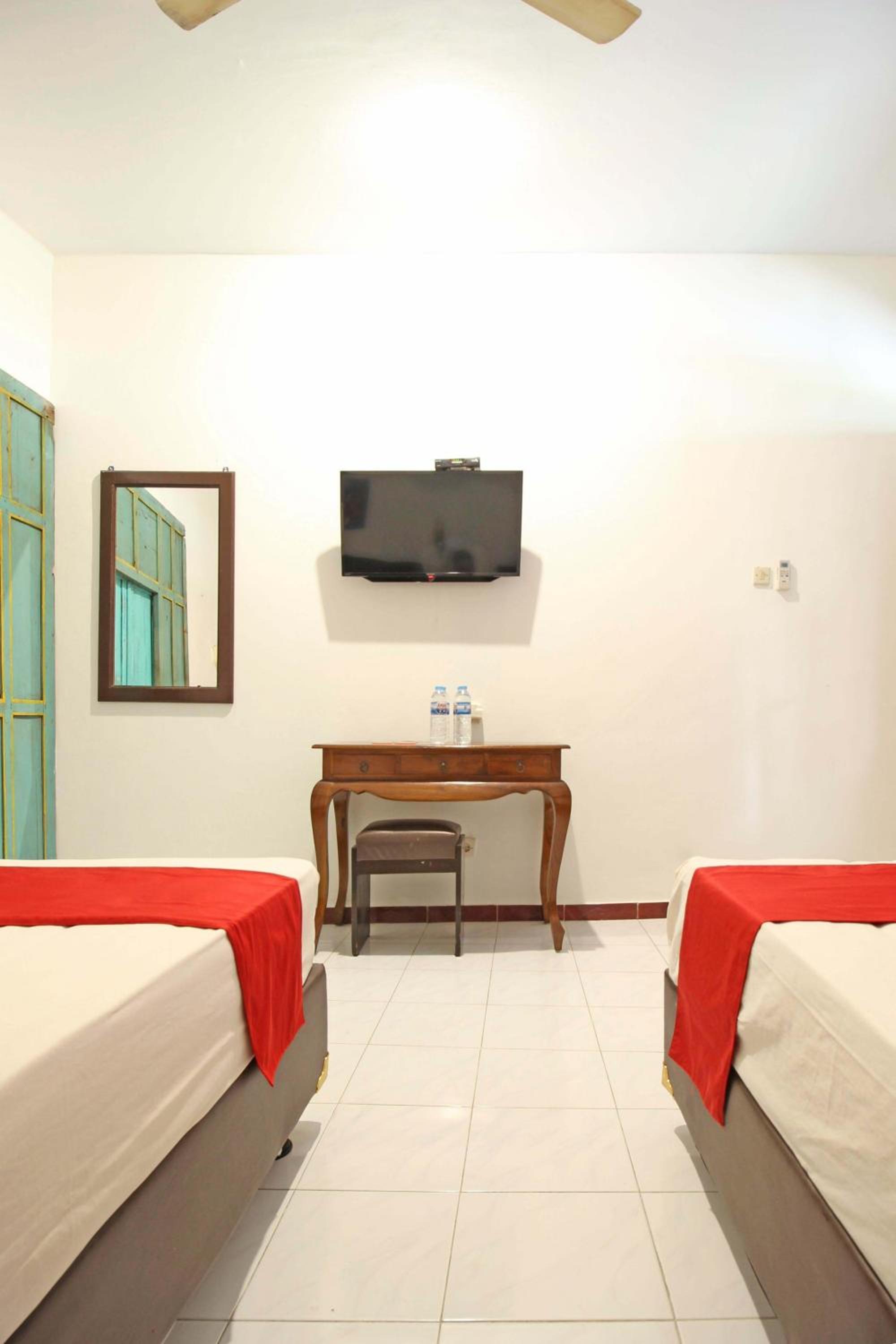 RedDoorz near Pojok Beteng Prawirotaman, Yogyakarta - 11