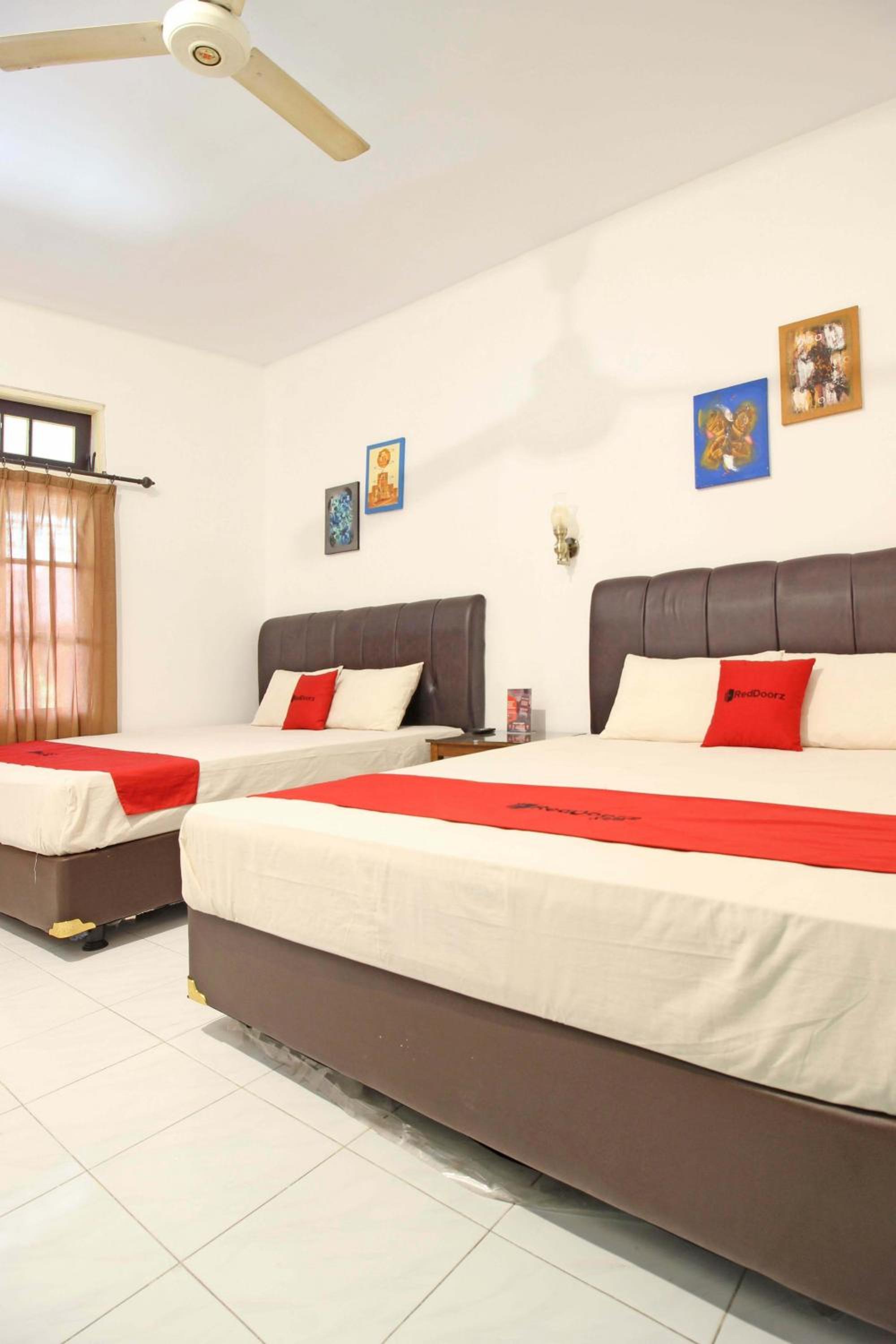 RedDoorz near Pojok Beteng Prawirotaman, Yogyakarta - 20