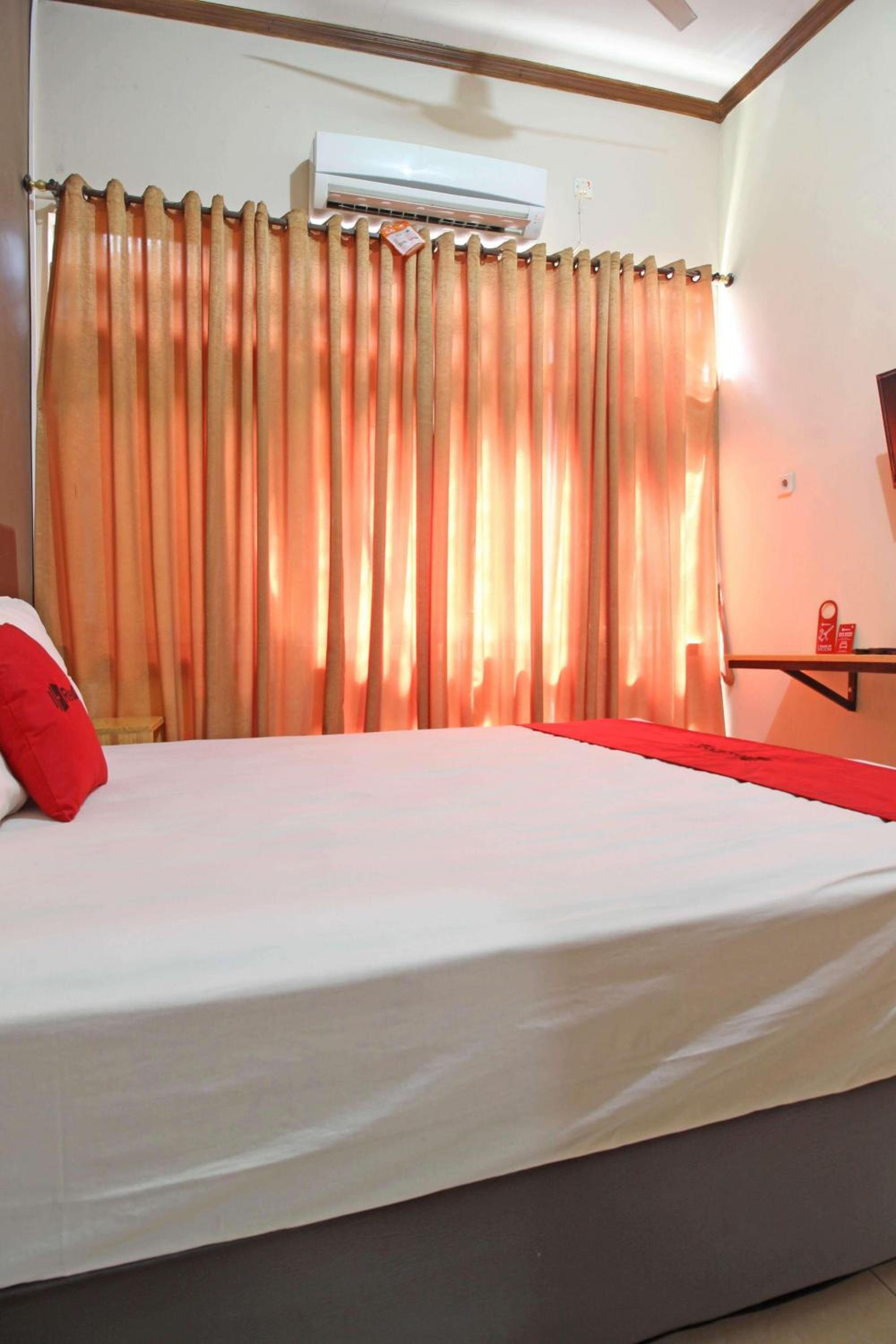 RedDoorz near Pojok Beteng Prawirotaman