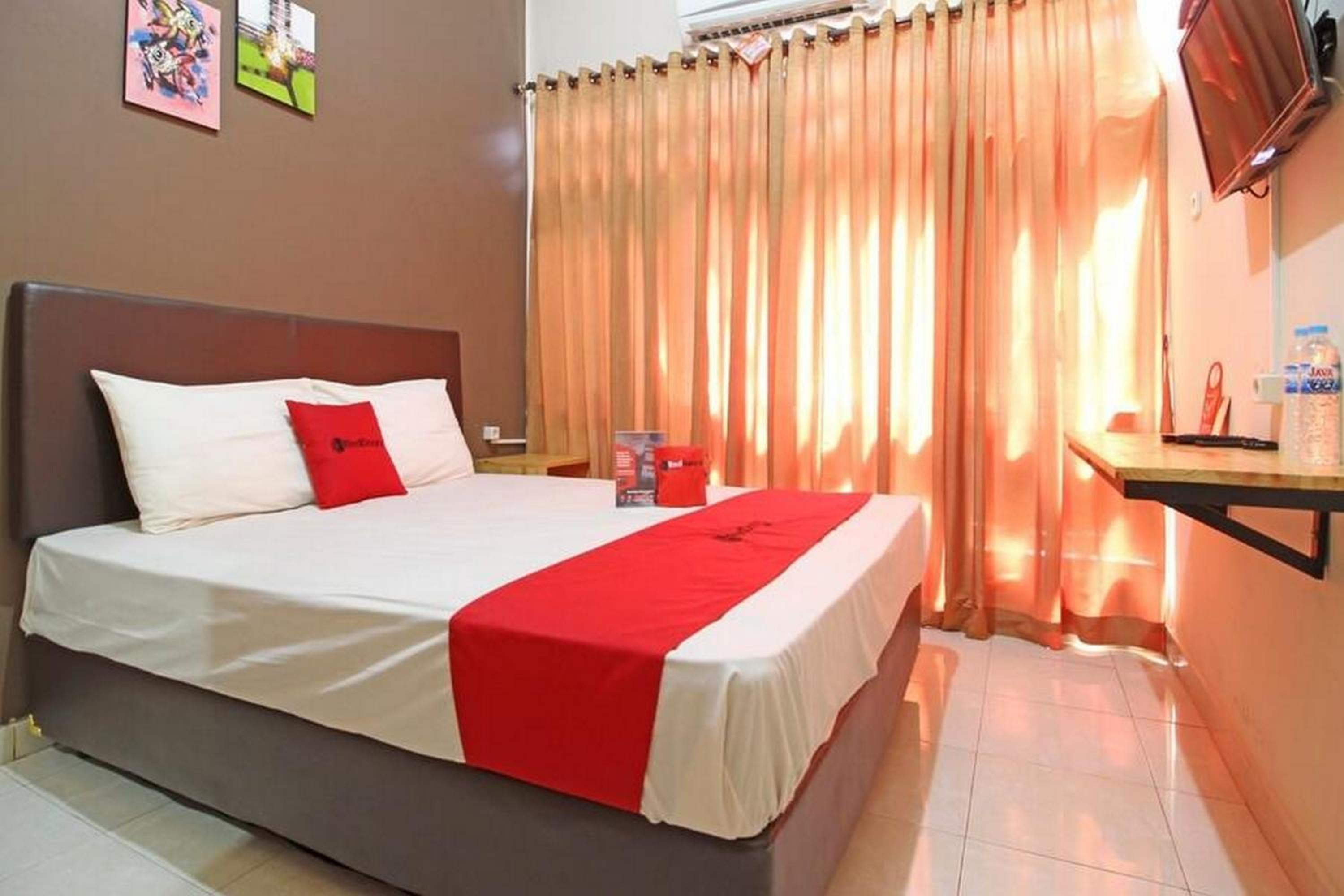 RedDoorz near Pojok Beteng Prawirotaman, Yogyakarta - 21