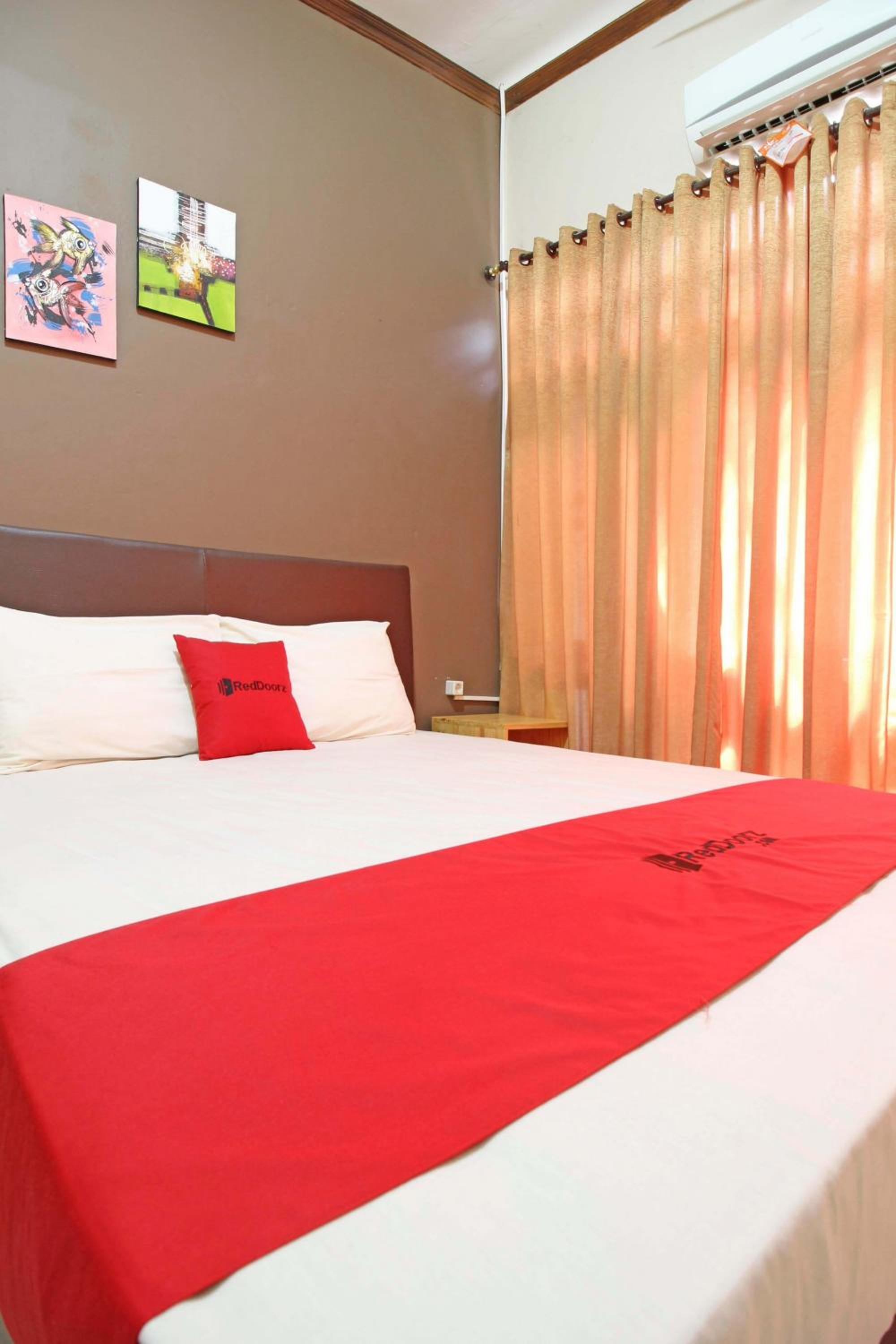 RedDoorz near Pojok Beteng Prawirotaman, Yogyakarta - 18