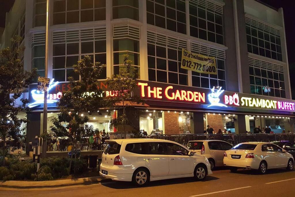 10Pax 4 Room Hidden Gem Sri Petaling 3 min Bukit Jalil Stadium