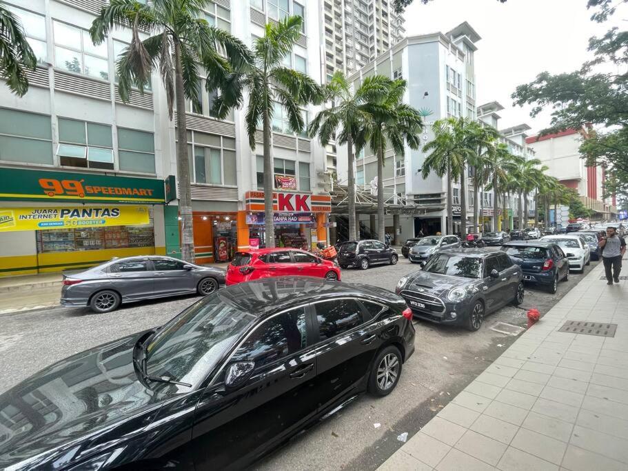 10Pax 4 Room Hidden Gem Sri Petaling 3 min Bukit Jalil Stadium