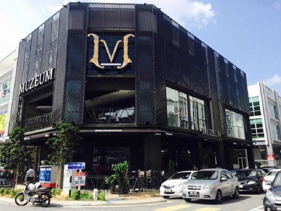 10Pax 4 Room Hidden Gem Sri Petaling 3 min Bukit Jalil Stadium