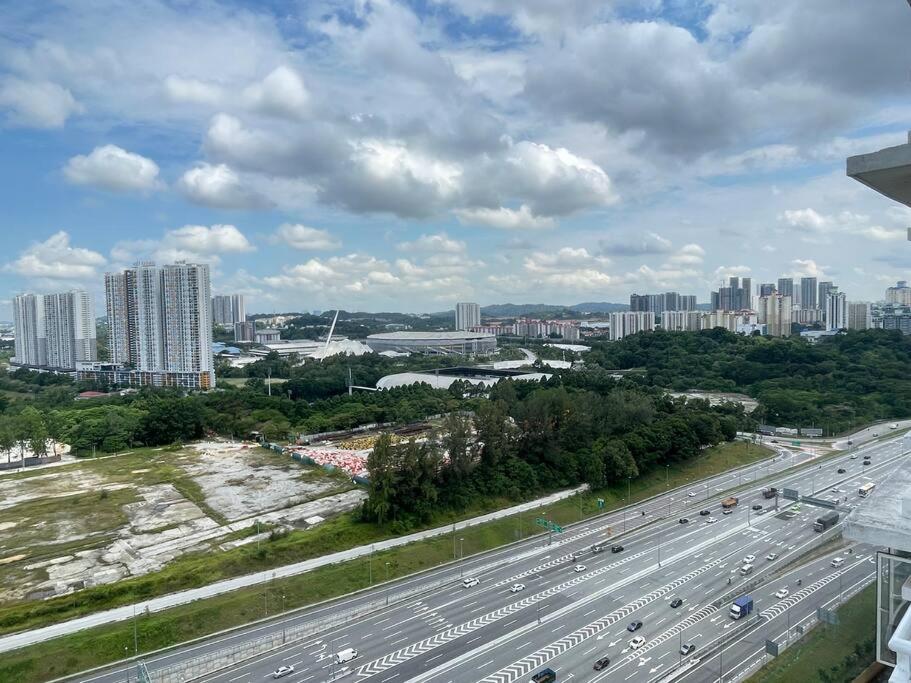 10Pax 4 Room Hidden Gem Sri Petaling 3 min Bukit Jalil Stadium