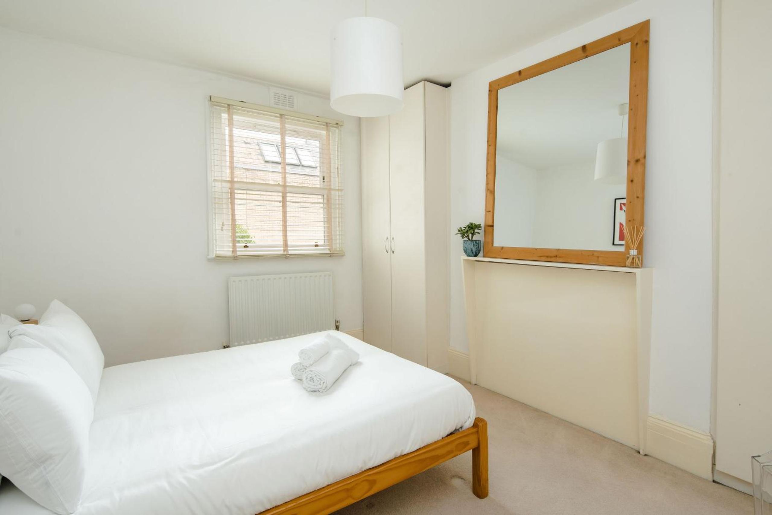 Beautiful Designer Flat in Maida Vale, Sleeps 4