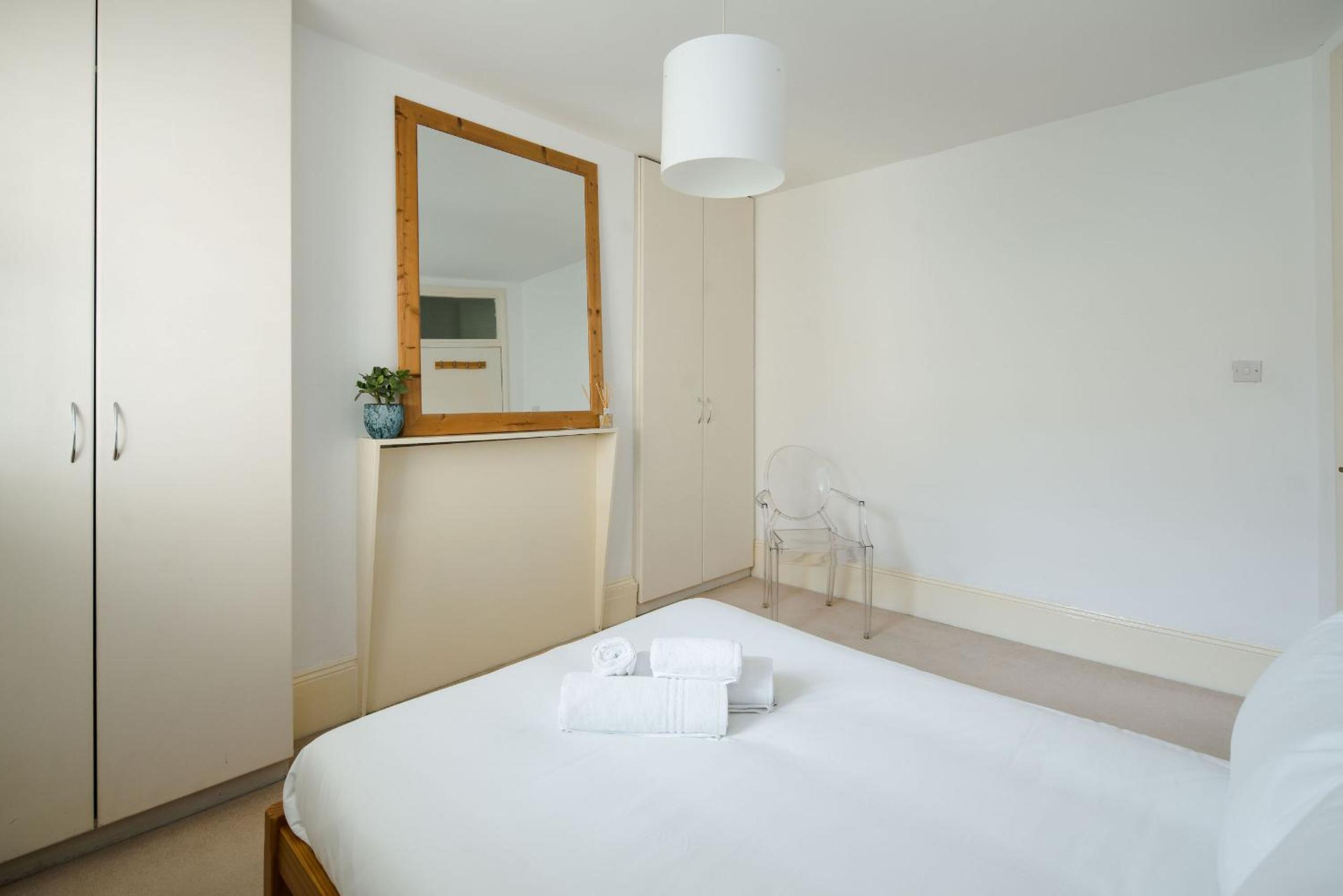 Beautiful Designer Flat in Maida Vale, Sleeps 4