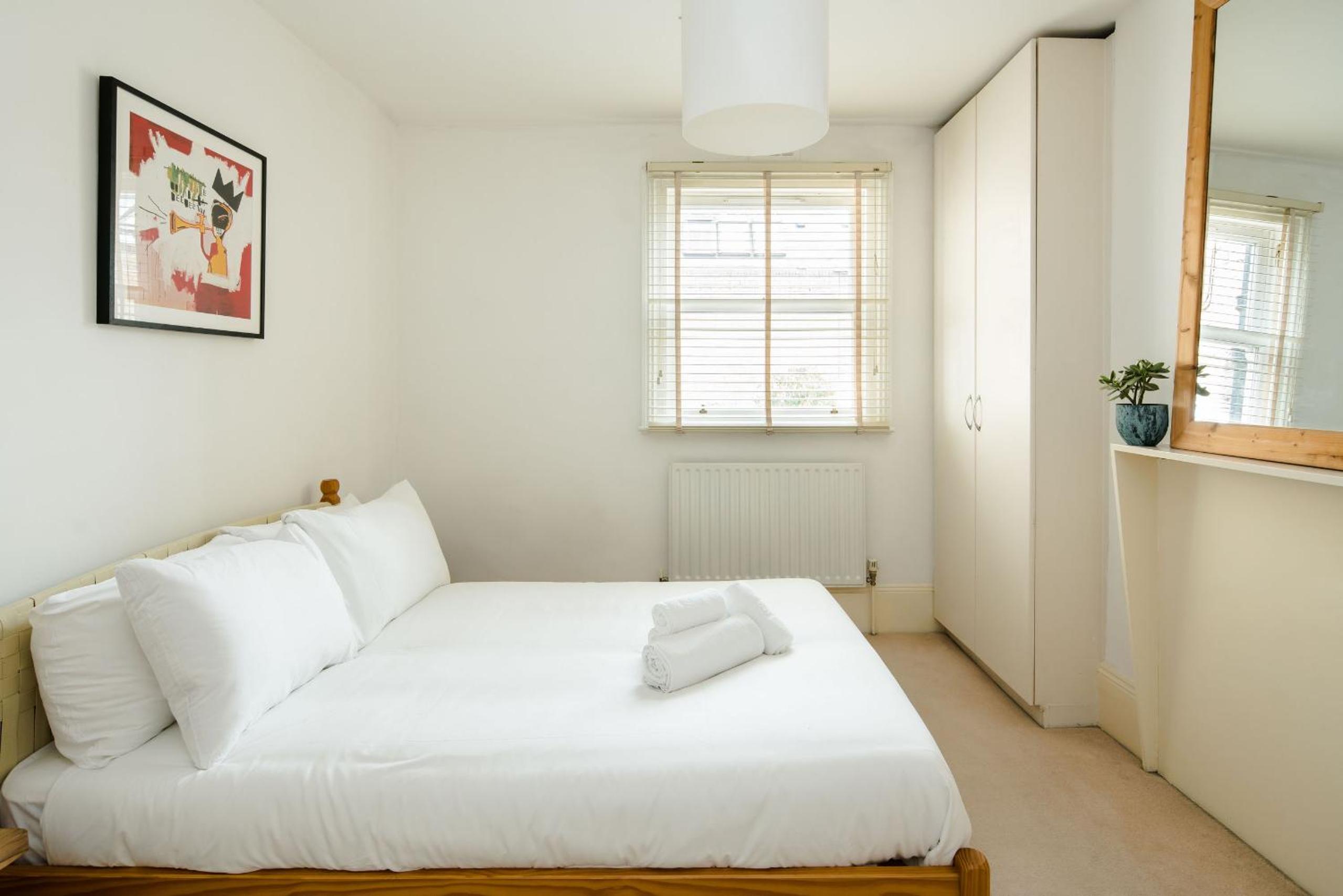 Beautiful Designer Flat in Maida Vale, Sleeps 4