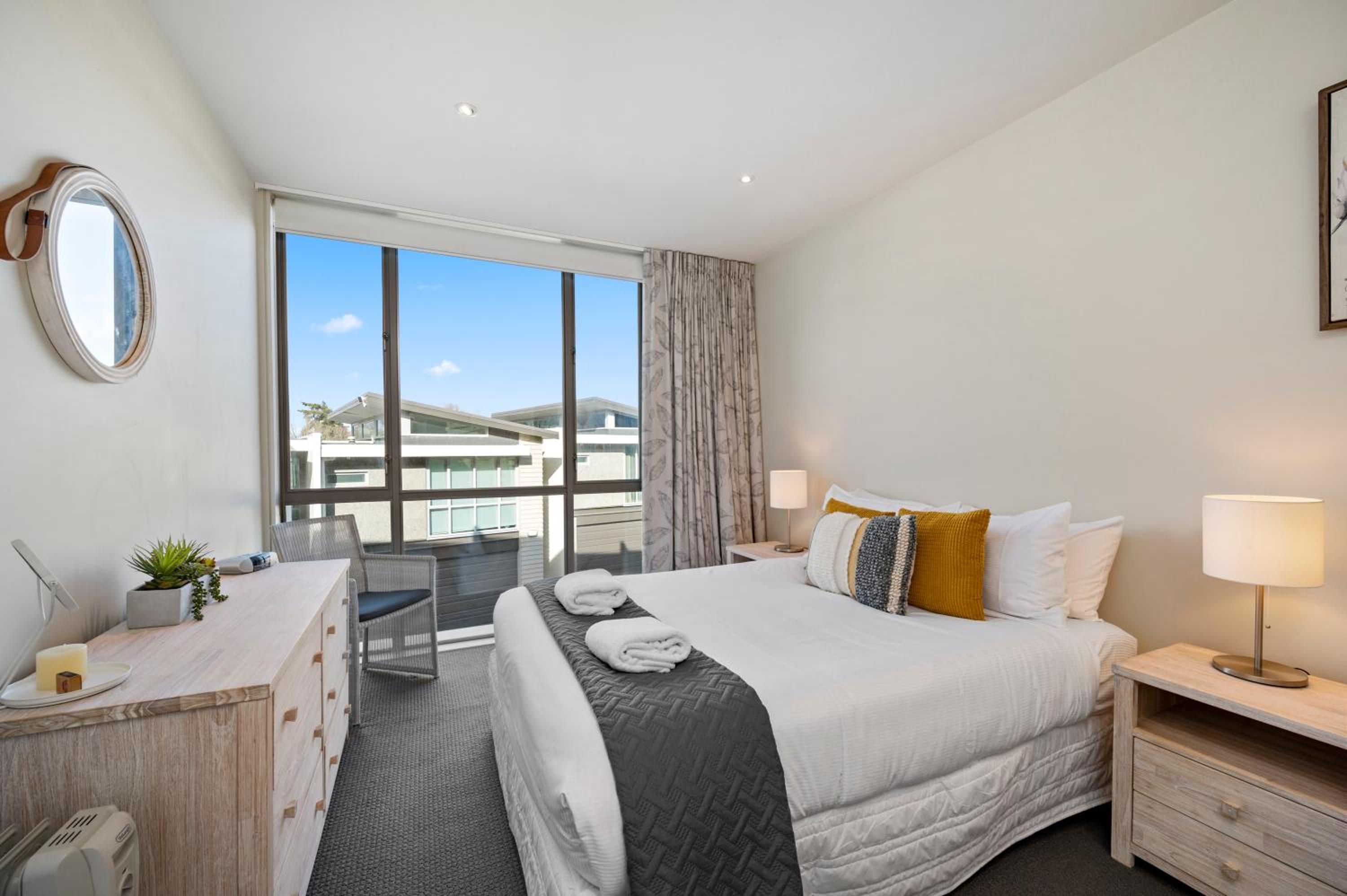 Marina View Apartment - Taupo view 4