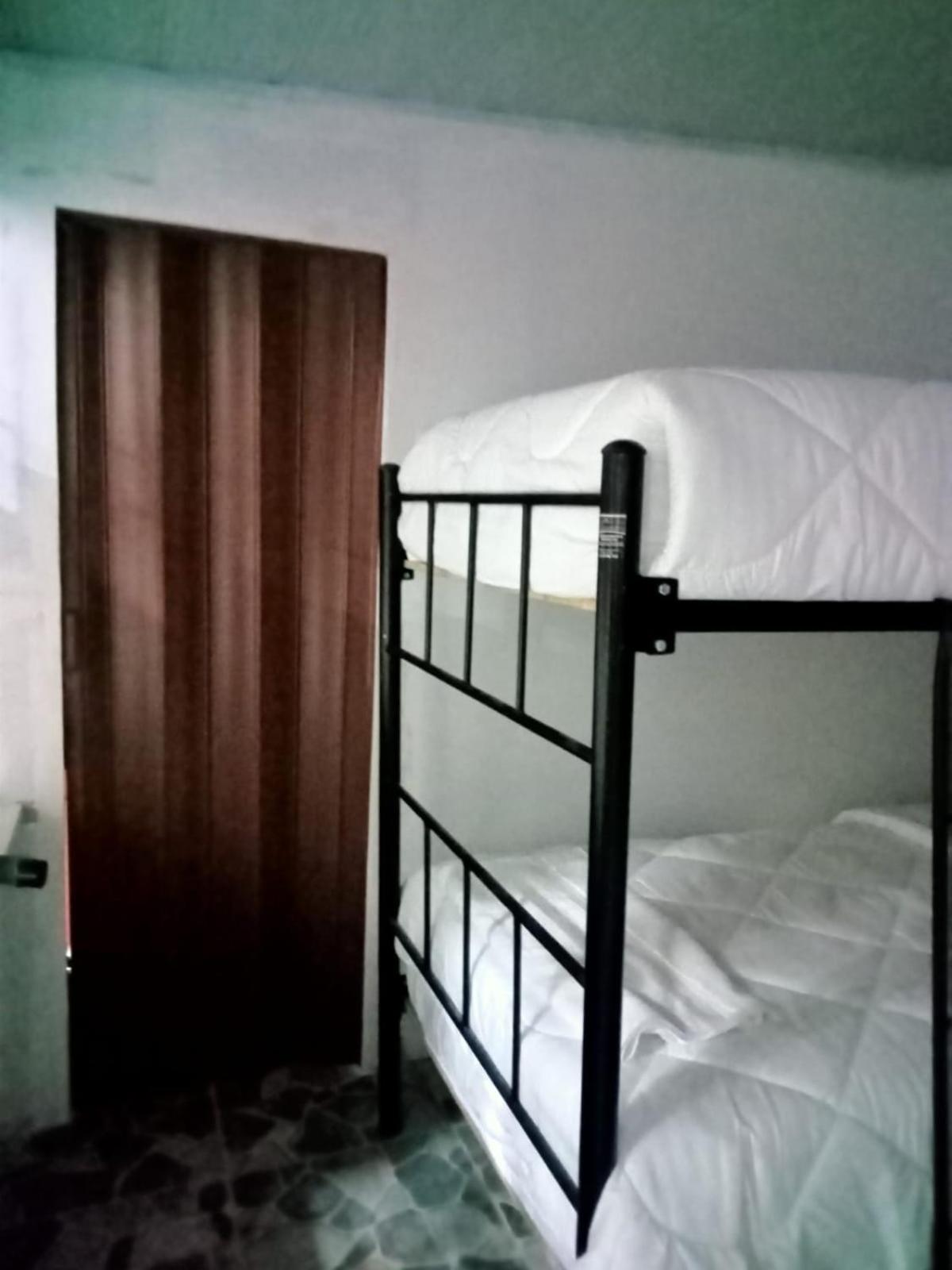 Casa familiar Almagor (Hostal)