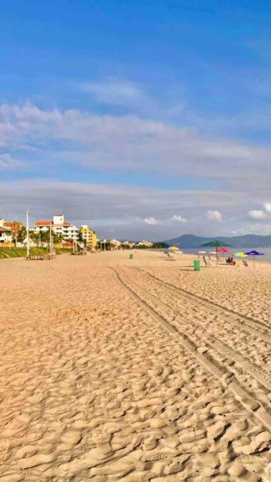 Canas303 - Apartamento próximo a praia na avenida principal