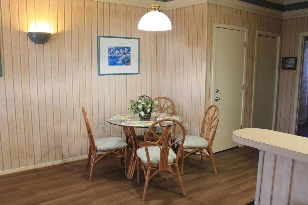 Shore Drive area Cottage view 4