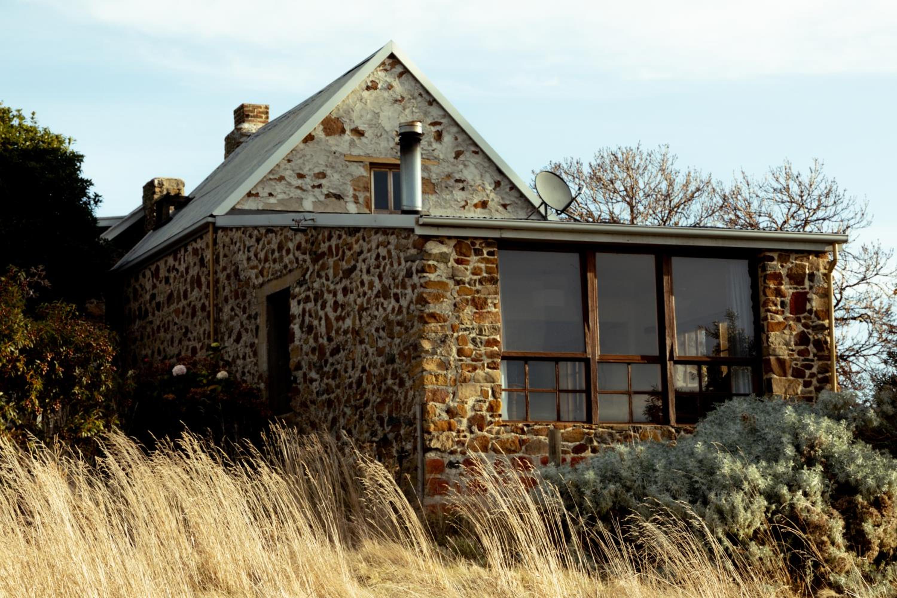 Heritage Shepherd's Cottage - Lisdillon - Waterfront