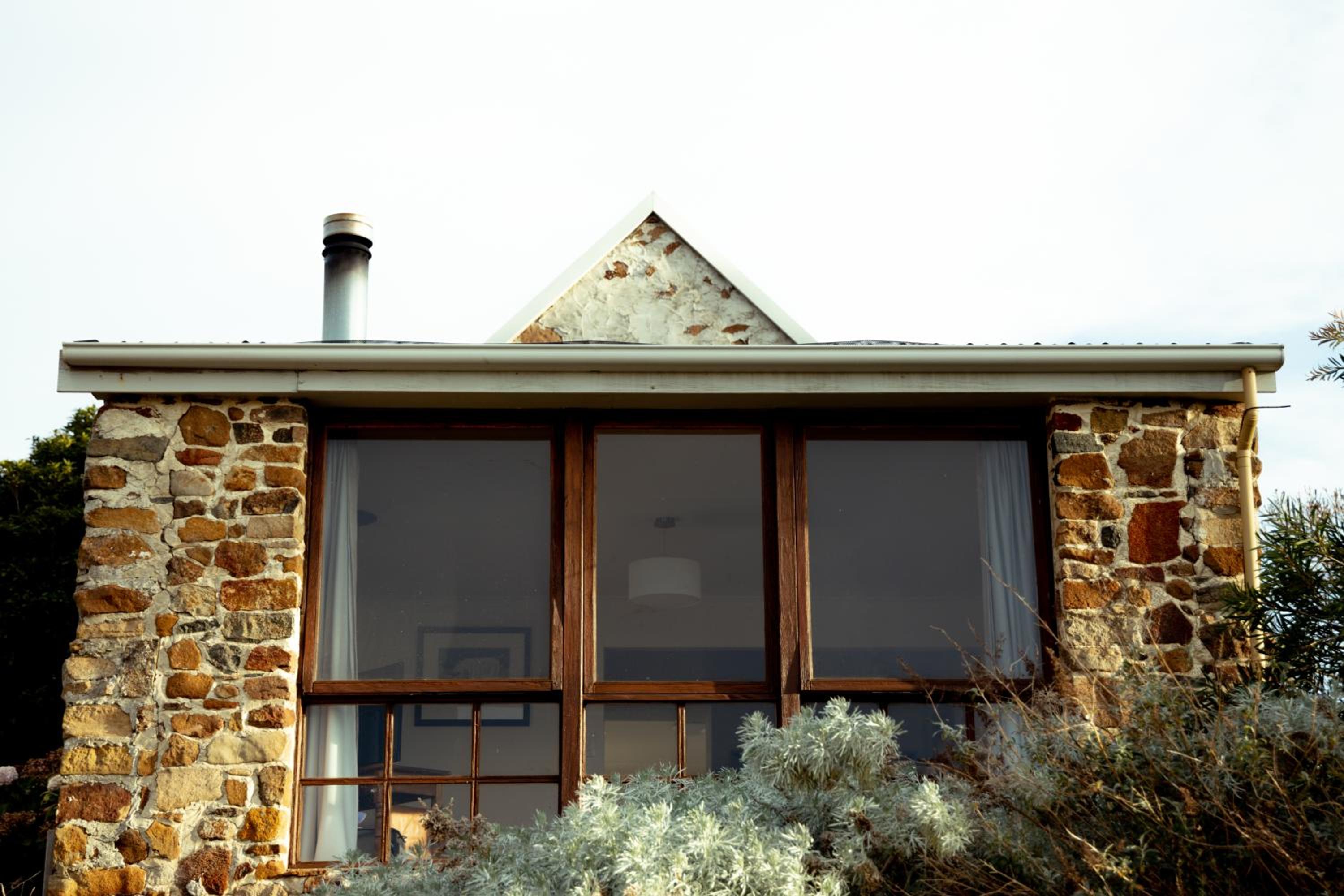 Heritage Shepherd's Cottage - Lisdillon - Waterfront