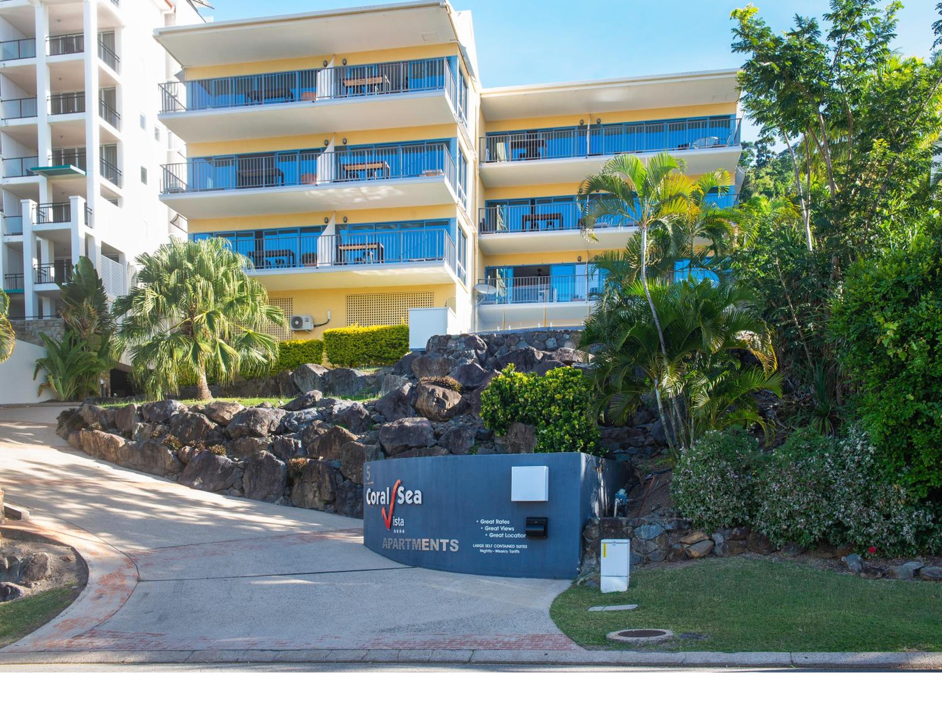 Hotel Coral Sea Vista Apartments - Image 1