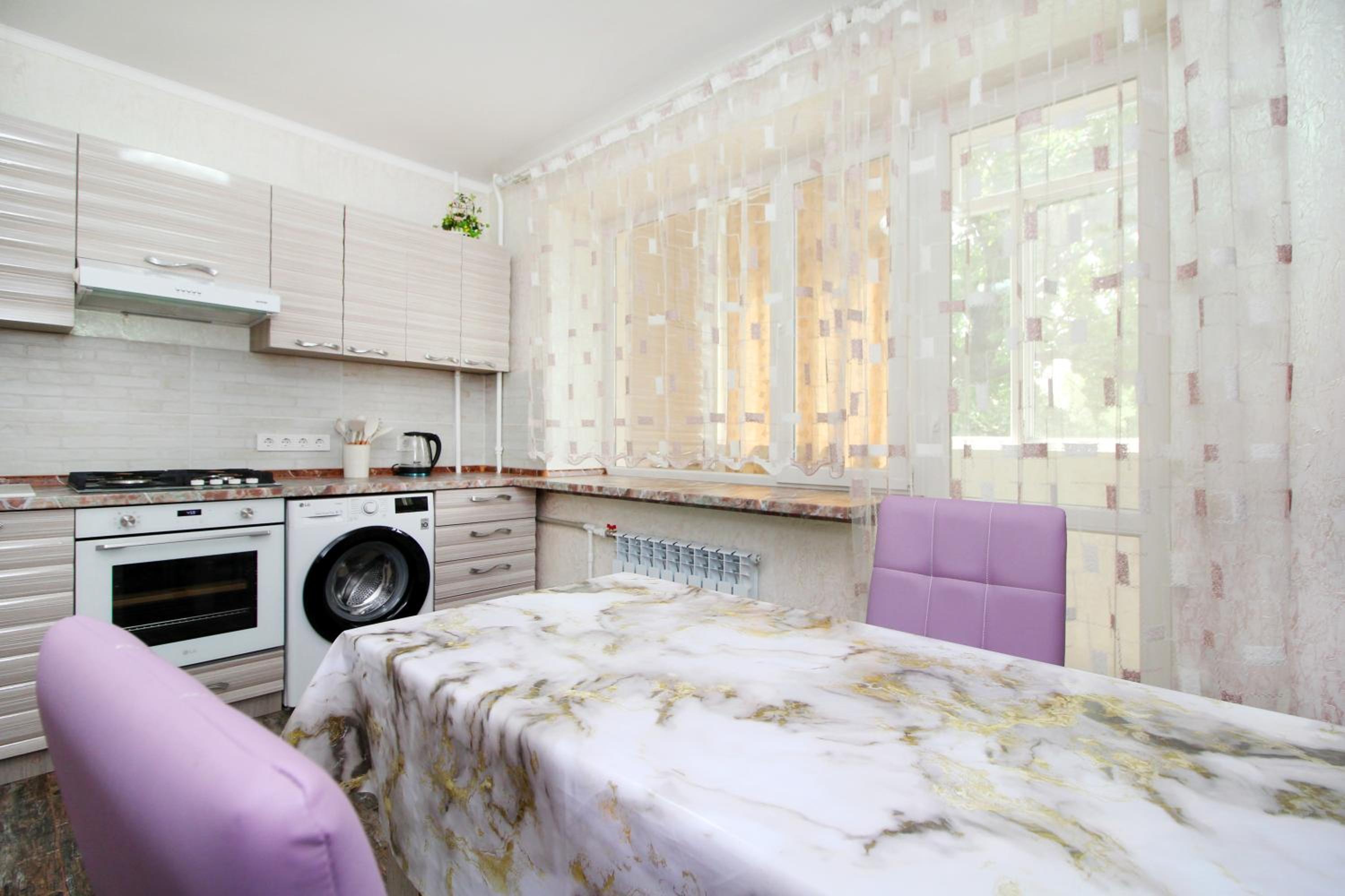 Comfortable in the centre Nazarbaev 42A & drinking water view 3
