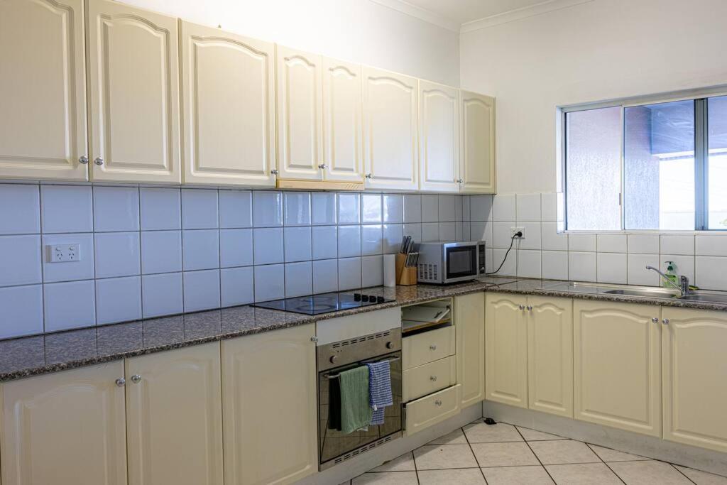 Stunning 3-Bed with Sea View