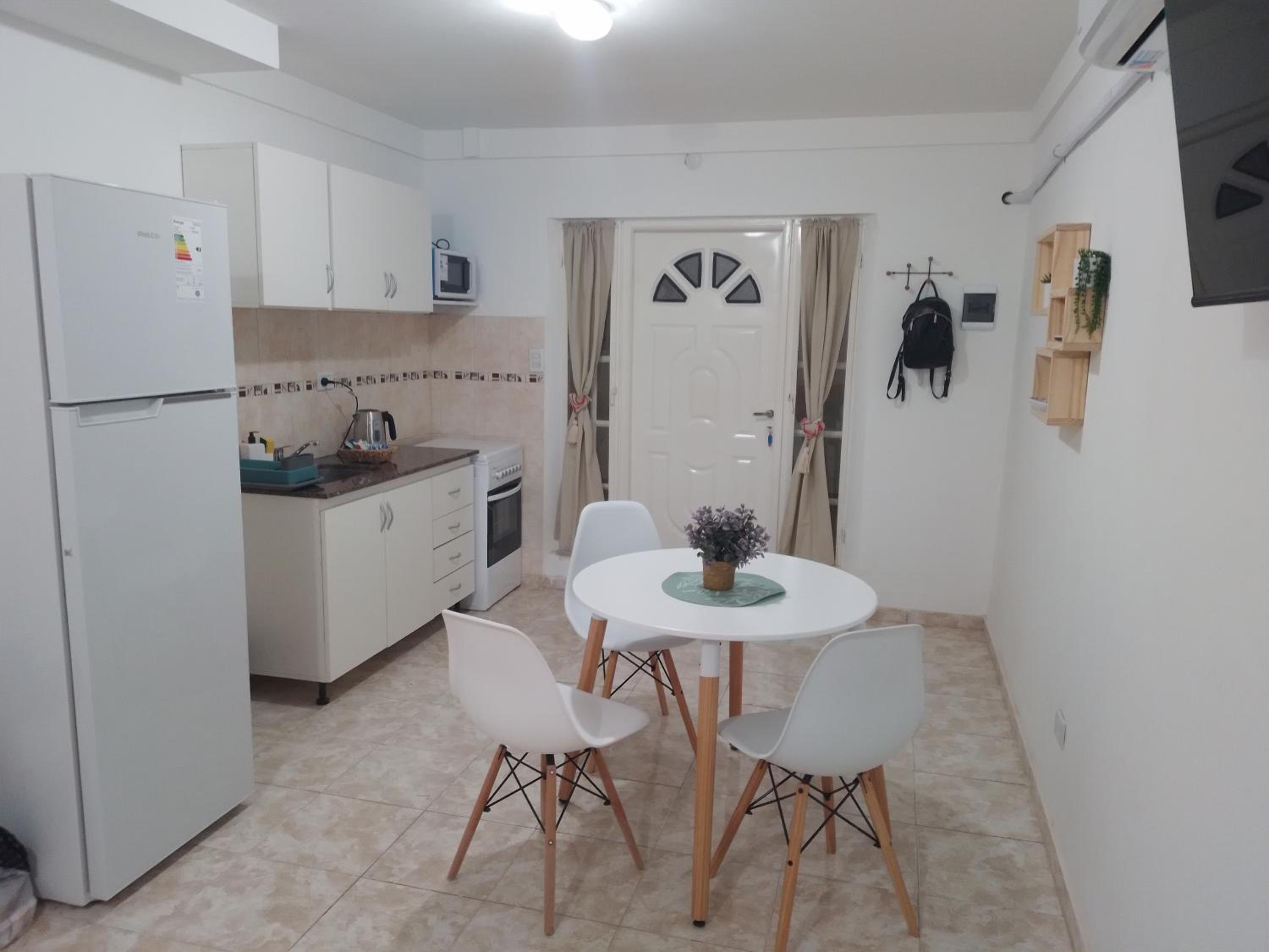 Hotel Monoambiente céntrico - Image 1