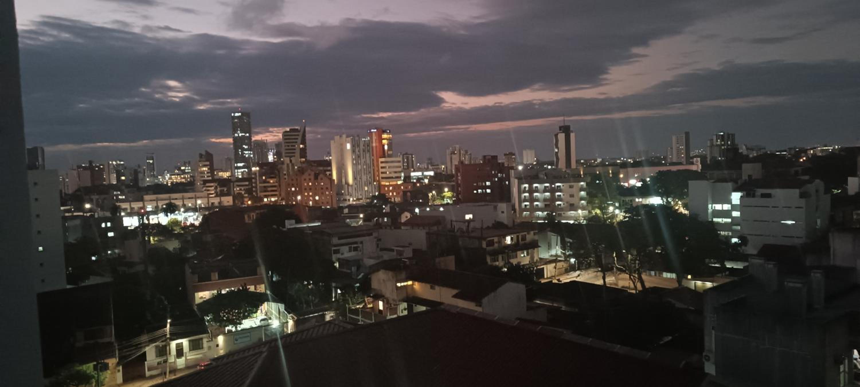 Departamentoo nuevo amoblado cerca a UAGRM, con excelente vista