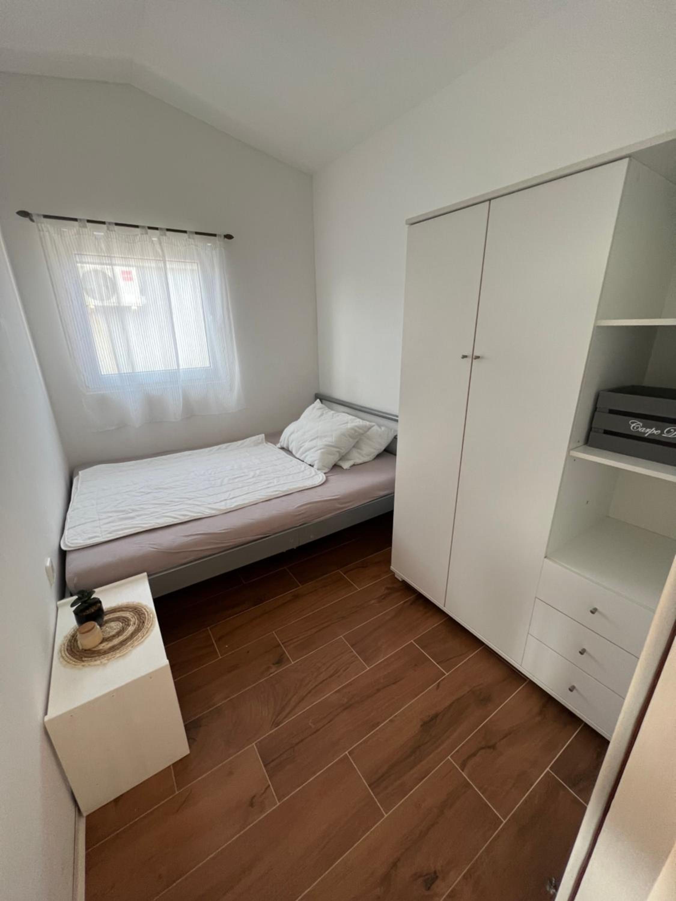 Apartment Mona Vir view 4