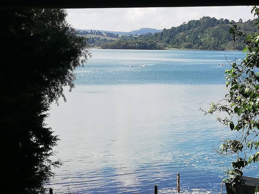 Zirahuen, cabaña moderna junto al lago