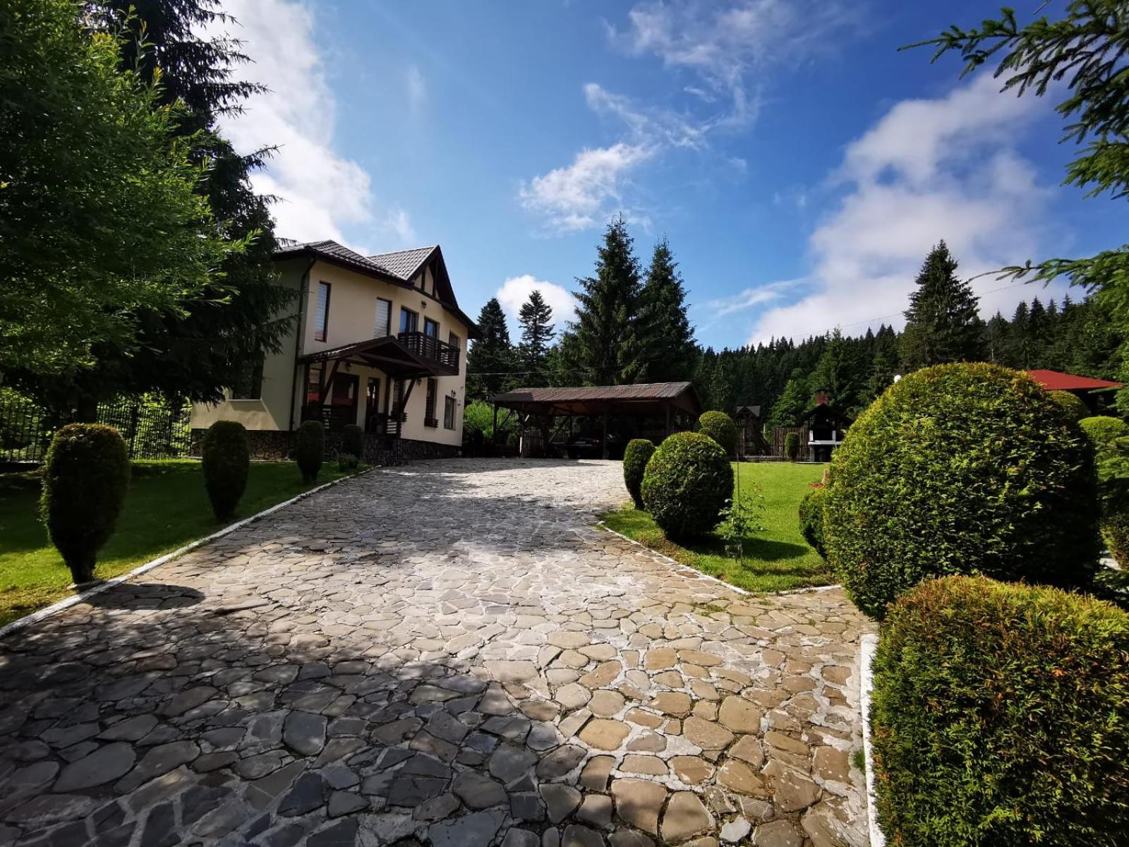 FOX VALLEY VILLA view 2