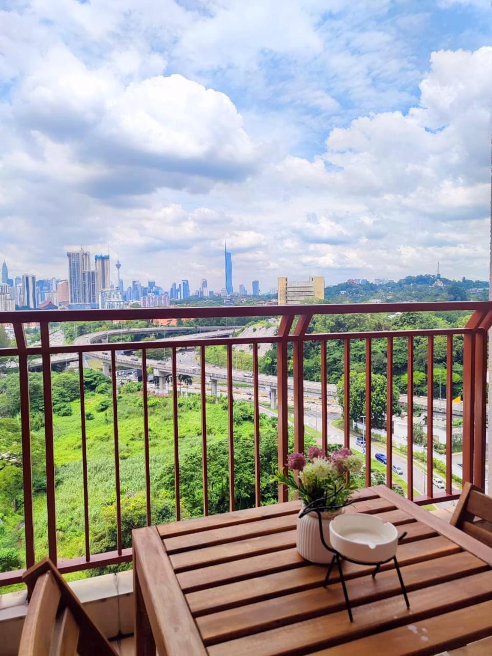 MITEC KL 3 min 9pax Royal Domain KL View 3 room 315