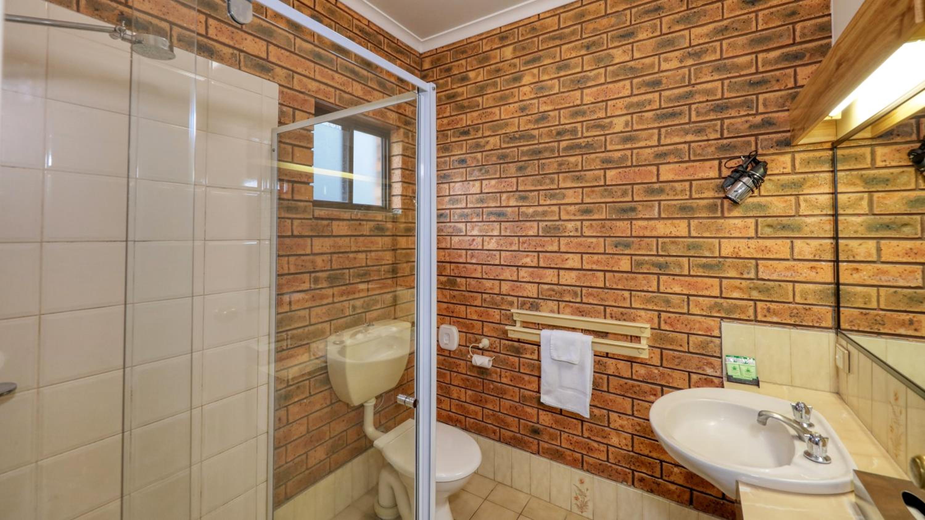 The Cottage Motor Inn Albury CBD