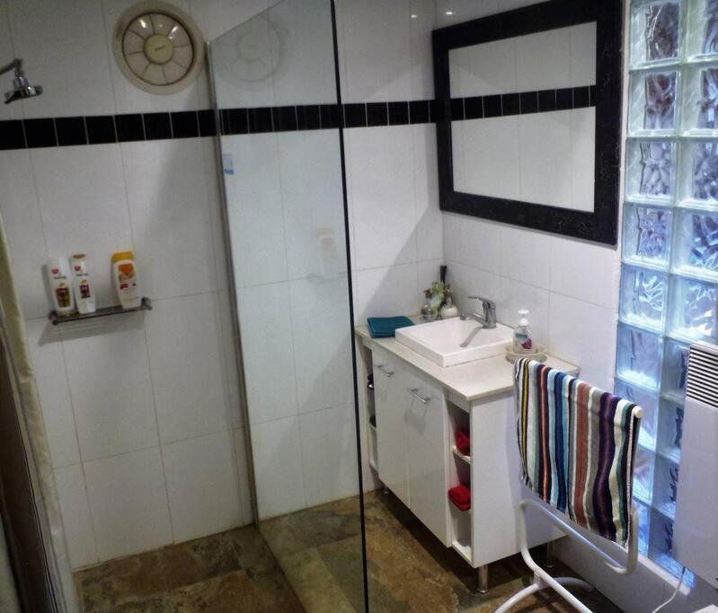 Cosy apartment accommodation, New Town, Hobart