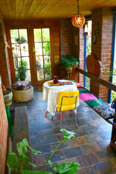 Cosy apartment accommodation, New Town, Hobart