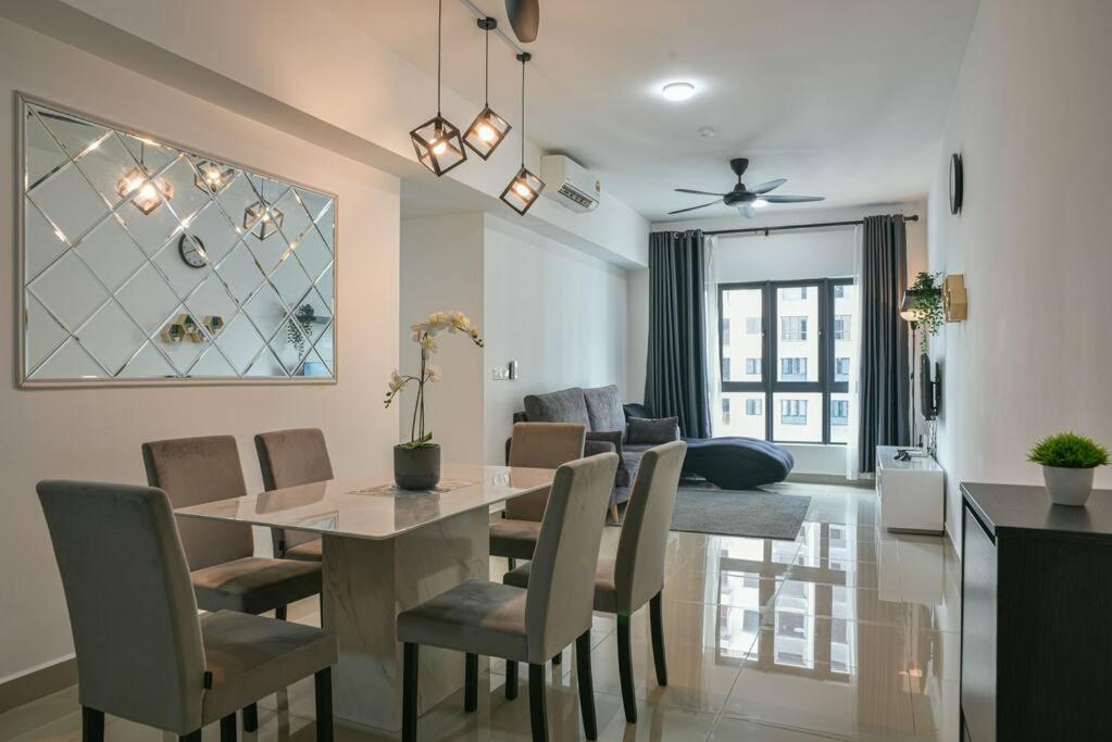 PlayStaytion Centura 3 Bedroom 2 Bathroom by RBNB