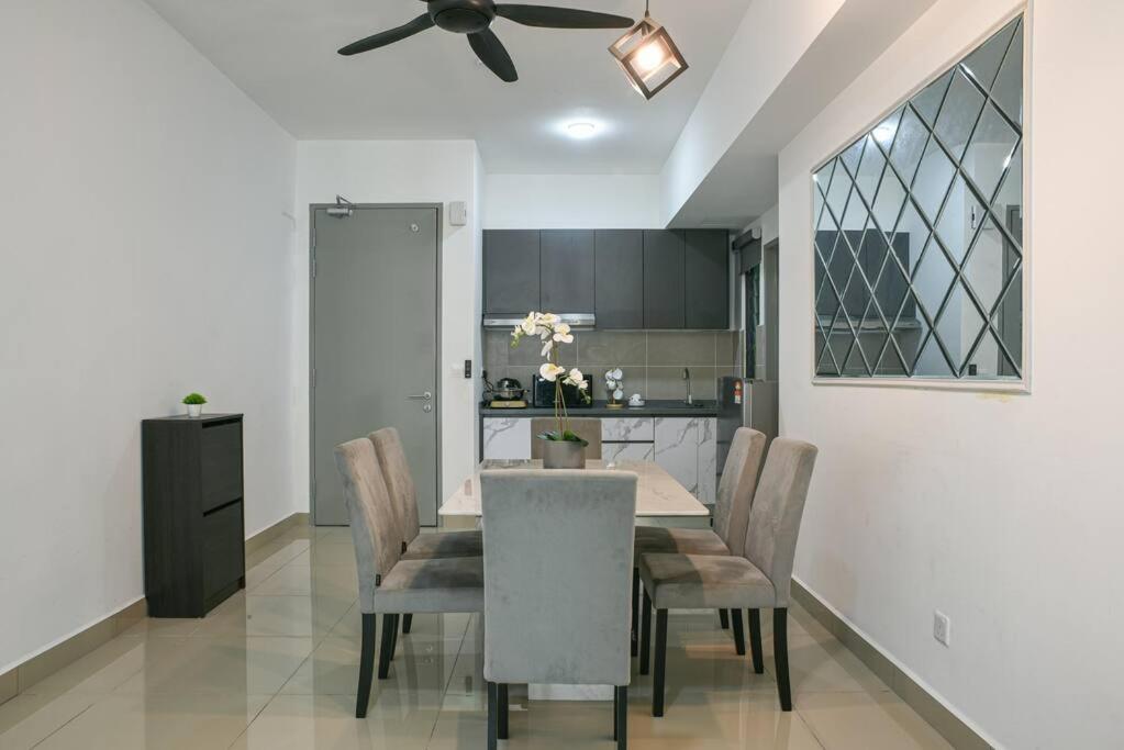 PlayStaytion Centura 3 Bedroom 2 Bathroom by RBNB