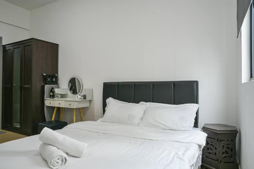 PlayStaytion Centura 3 Bedroom 2 Bathroom by RBNB