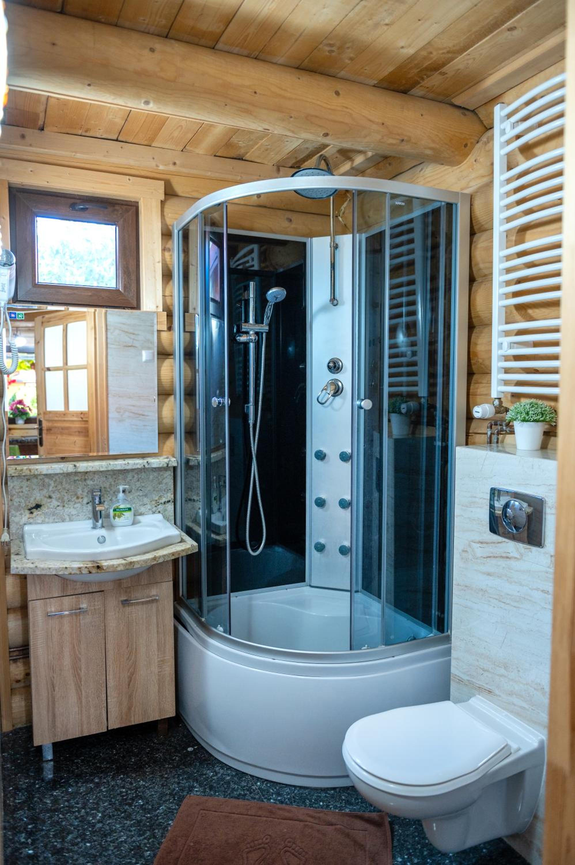 Domy z Bala - Domki ogrzewane - JACUZZI, SAUNA, lody, popcorn, ryba wedzona i ognisko gratis-od maja! view 5