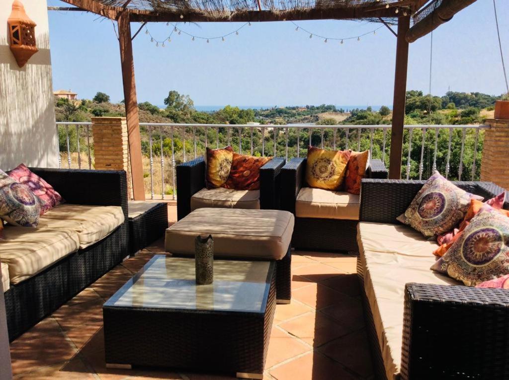 Peaceful 3 Bedroom Villa with Infinity Pool Estepona Marbella