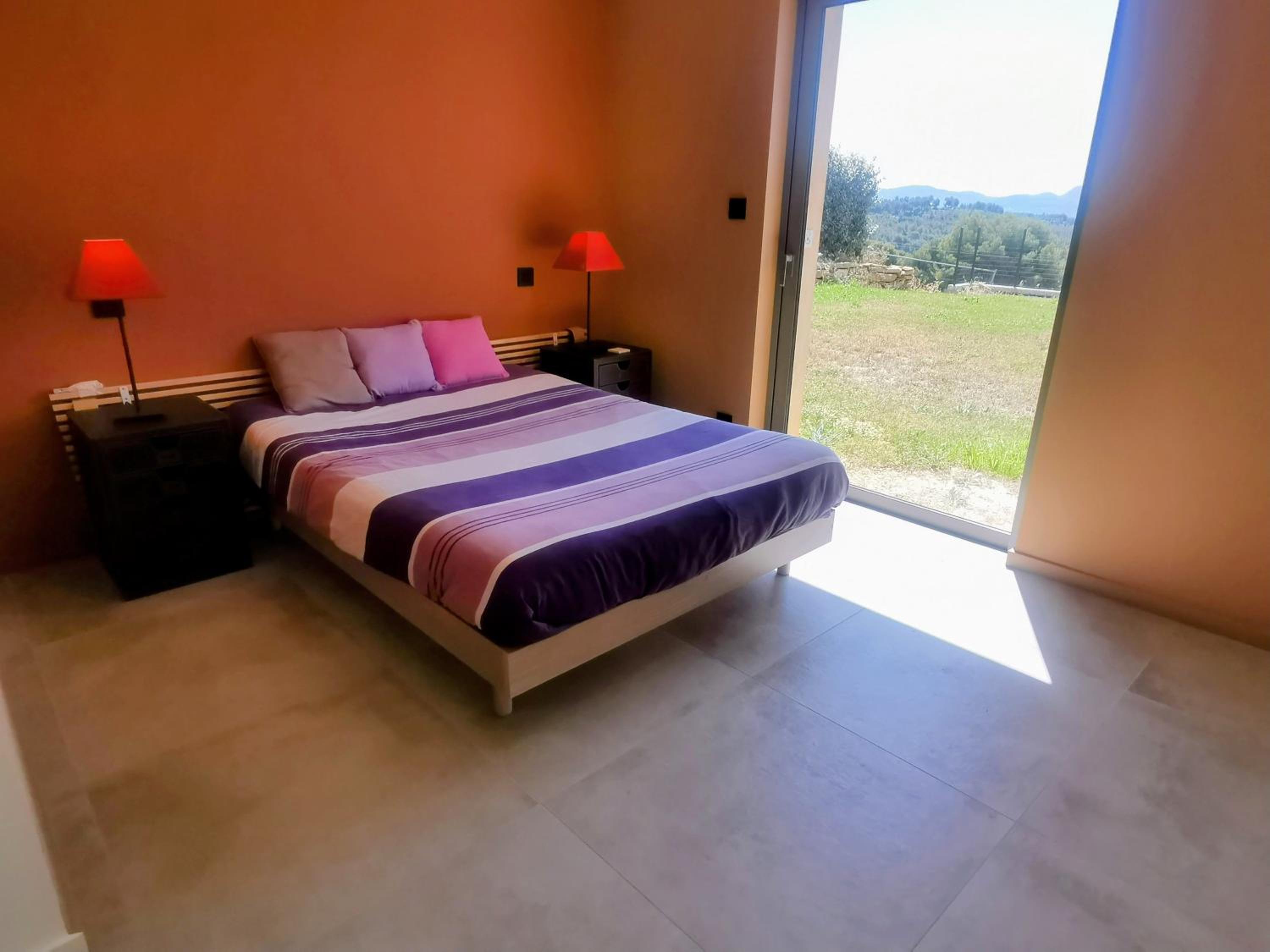 Villa La Voile au Vent - Sur les collines de la Cadière d'Azur - Villa spacieuse, 4 chambres, climatisée avec piscine à débordement, Vue mer et collines photo 5