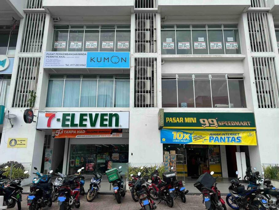PlayStaytion Centura 3 Bedroom 2 Bathroom by RBNB