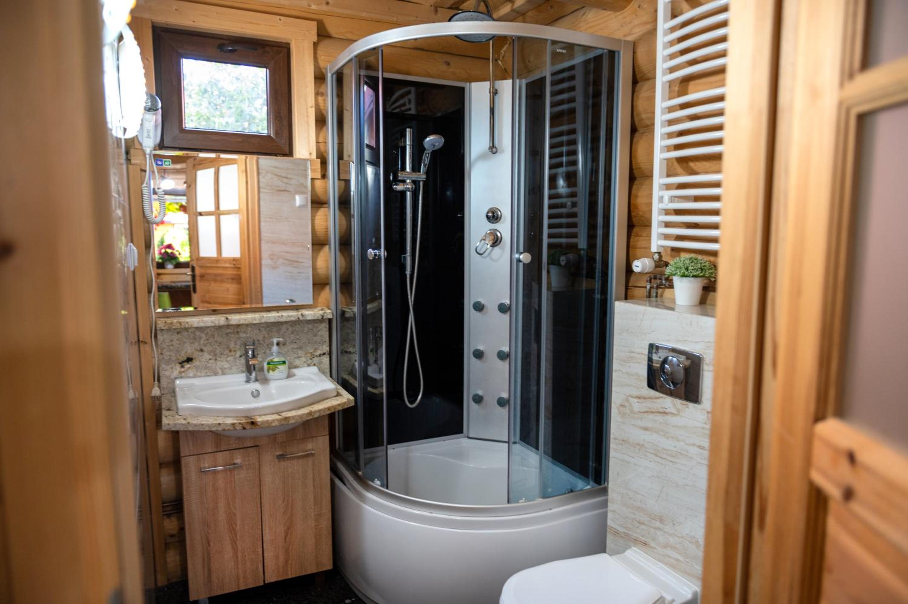 Domy z Bala - Domki ogrzewane - JACUZZI, SAUNA, lody, popcorn, ryba wedzona i ognisko gratis-od maja! view 4